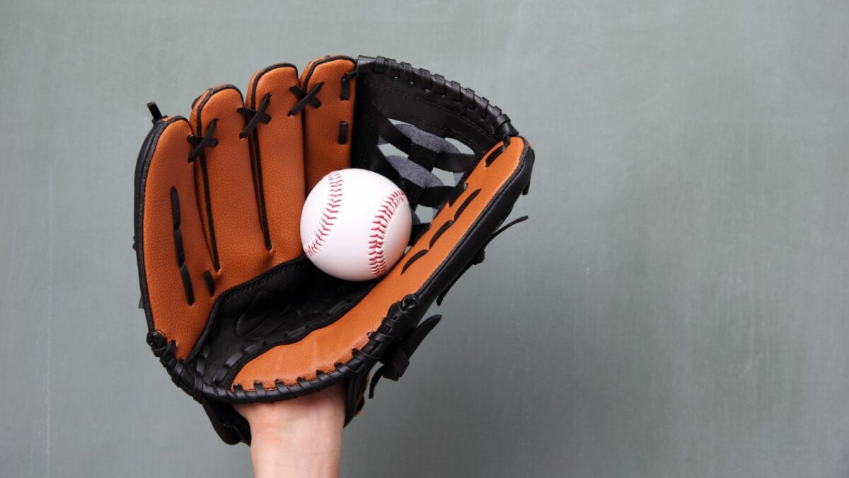 Best Kids Baseball Gloves 1200x675 